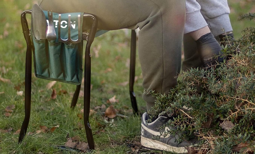 Image 4: Alivio 2-in-1 Lightweight Folding Gardening Kneeler and Seat