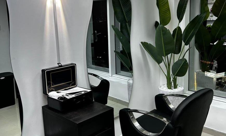 Image 3: AED 100,150, or 200 Gift Voucher Towards Any Beauty Service