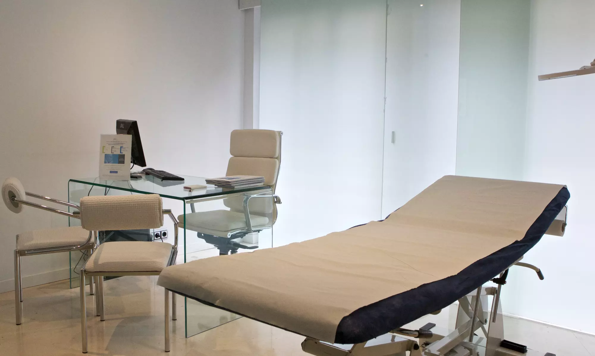 1, 2 o 3 sesiones dobles de tratamiento reductor Trilipólisis 5D en zona a elegir desde 69,90 € en clínicas Cres - Second Medium