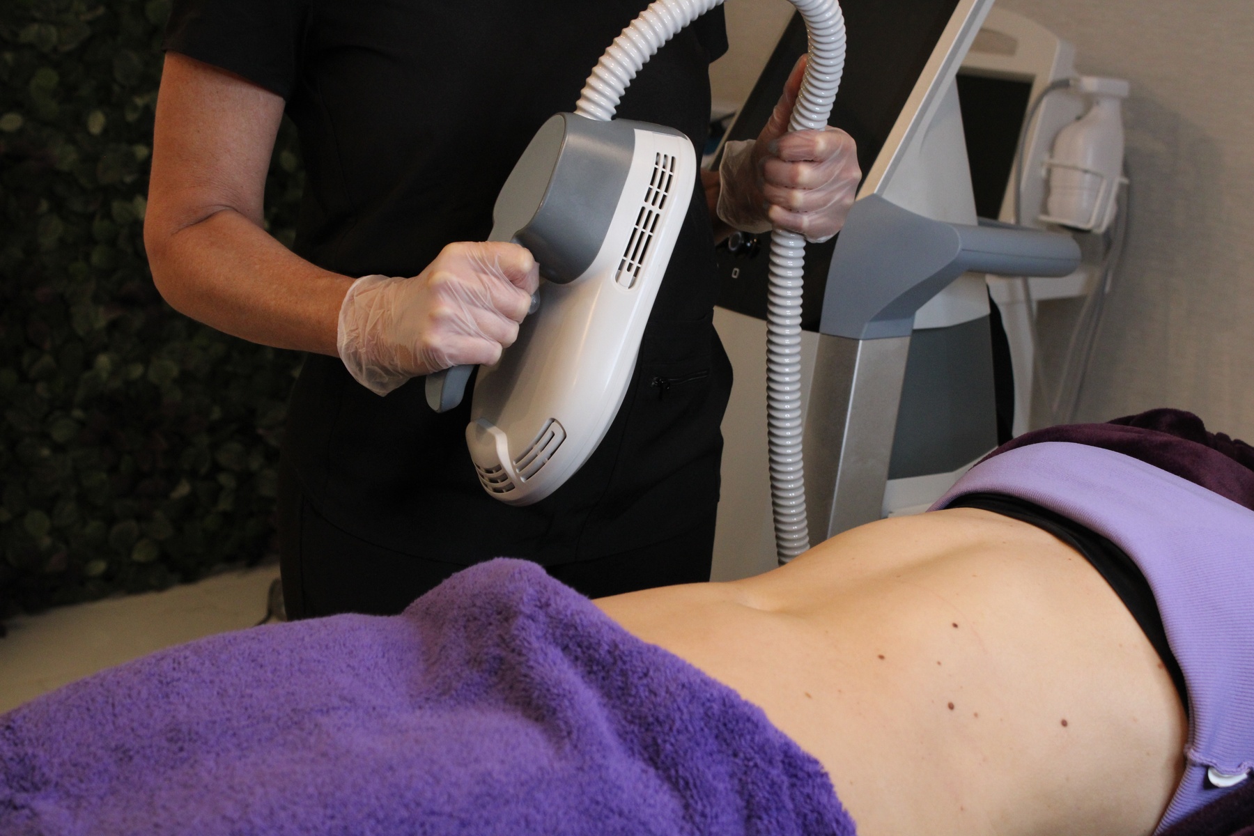 EMS Smart GYM for your ABS or BUTT with 1 or 3 sessions