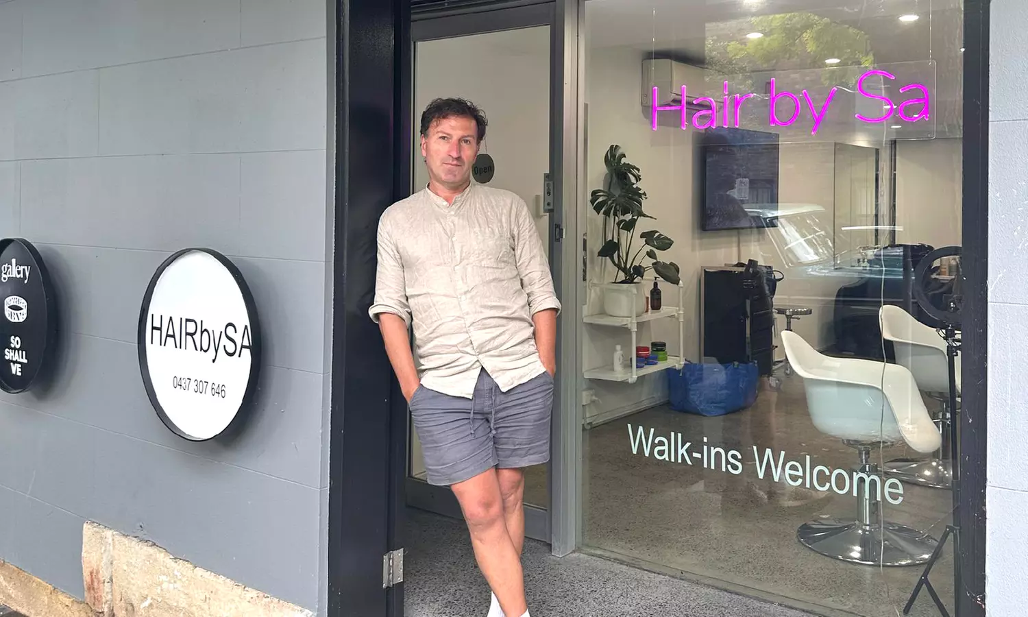 Fresh Look with Wash, Cut, Style Blow Dry, Foils or Full Color + Deep Hydration Treatment