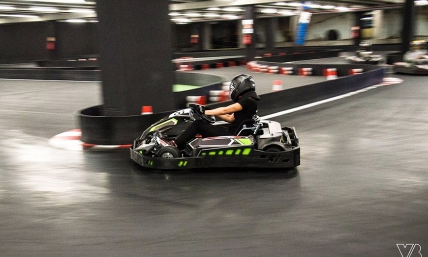 Image 3: Karting intérieur à Gand !