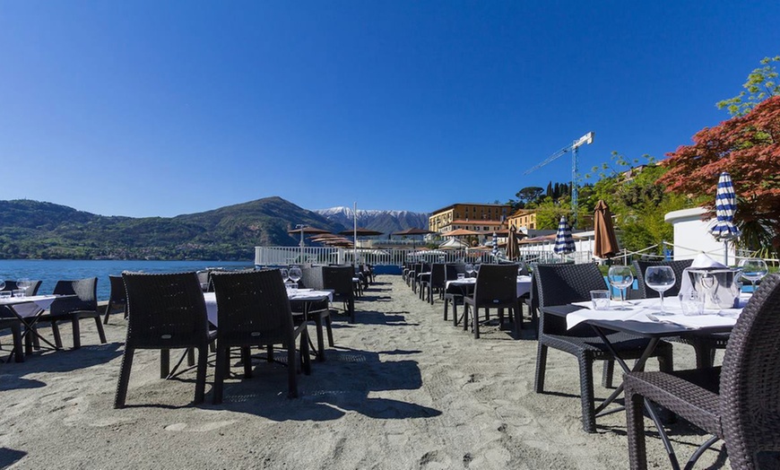 Image 11: Piscina e pranzo al lago di Como