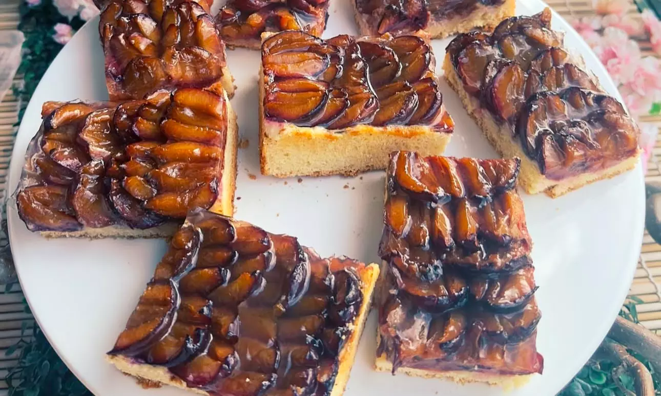 Hausgemachte Torte & Heißgetränk für 1 - 8 Personen