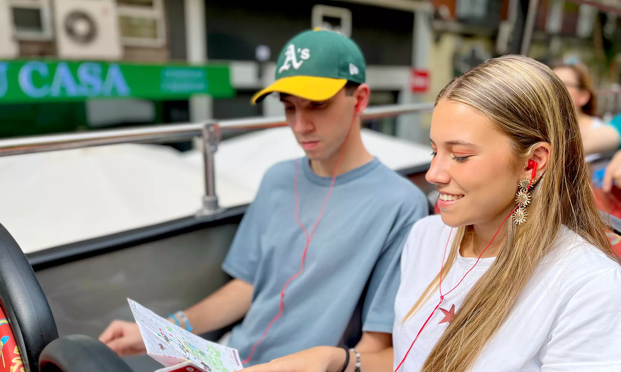 Recorre Madrid a tu ritmo: tour en autobús y a pie incluido
