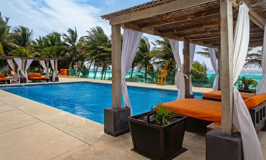 Image 5: ✈ All-Incl. Paradise: 4 Nights at Flamingo Beach Resort Cancún