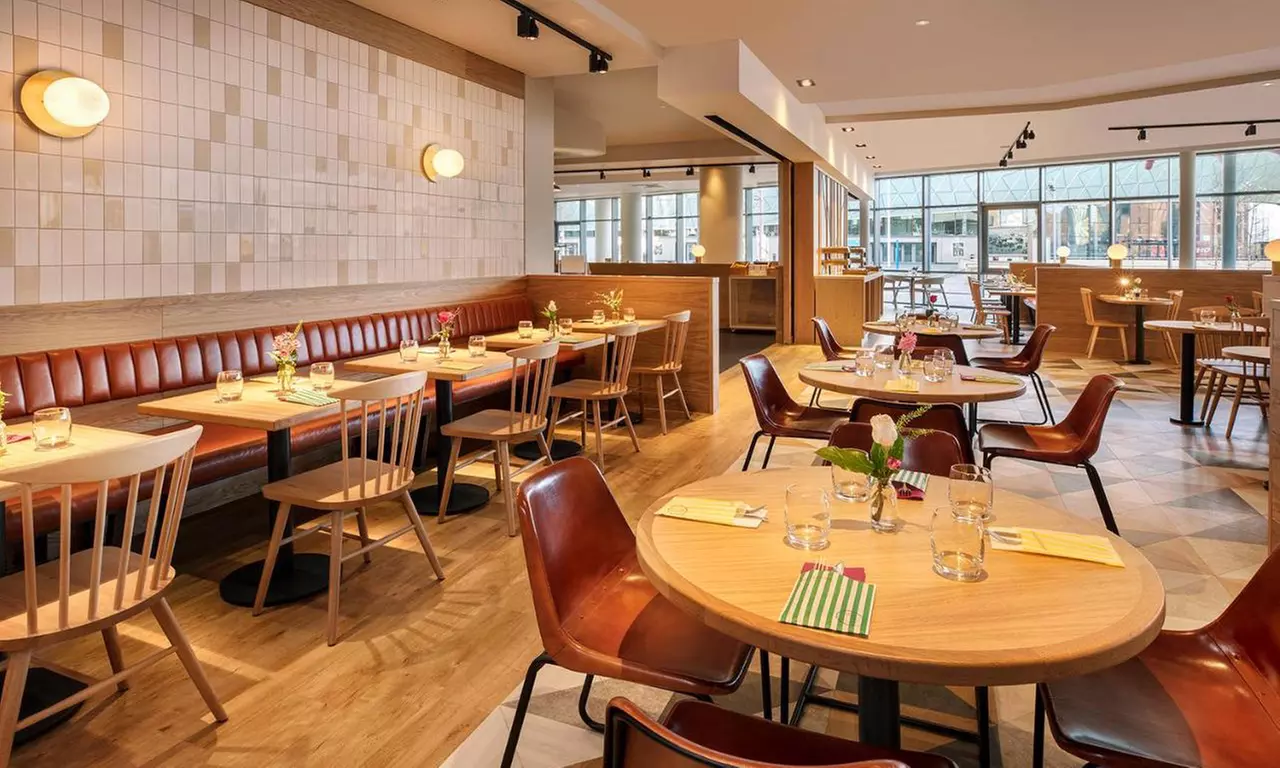 Liverpool: Double Room with Full English Breakfast