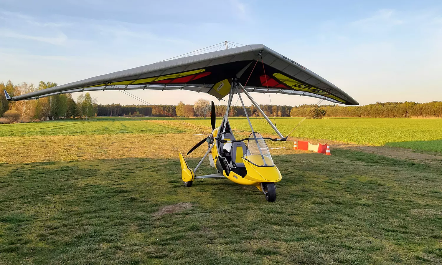 Do 17% zniżki na Paralotniarstwo/lotniarstwo aktywność/doświadczenie) w Loty Motolotnią