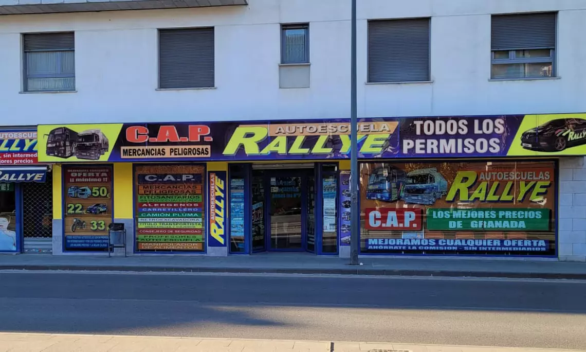 Curso para el carnet de conducir tipo A, A2 y B con Autoescuela Rally Granada - Primary Image