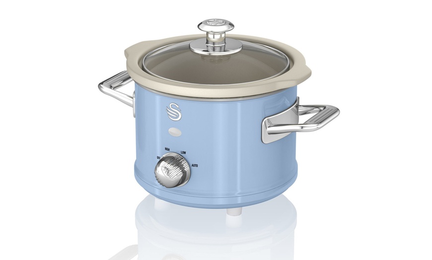 Image 37: Swan 1.5L, 3.5L or 6.5L Retro-Style Slow Cooker