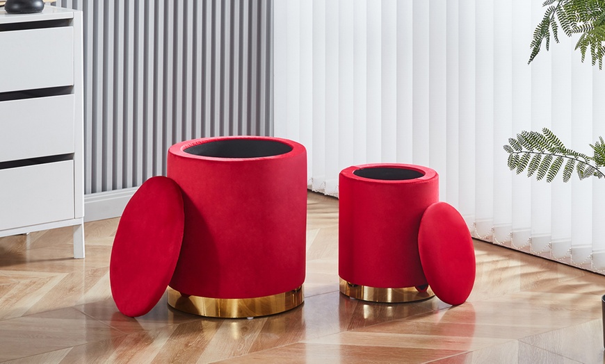 Image 8: Coppia di pouf contenitori in velluto