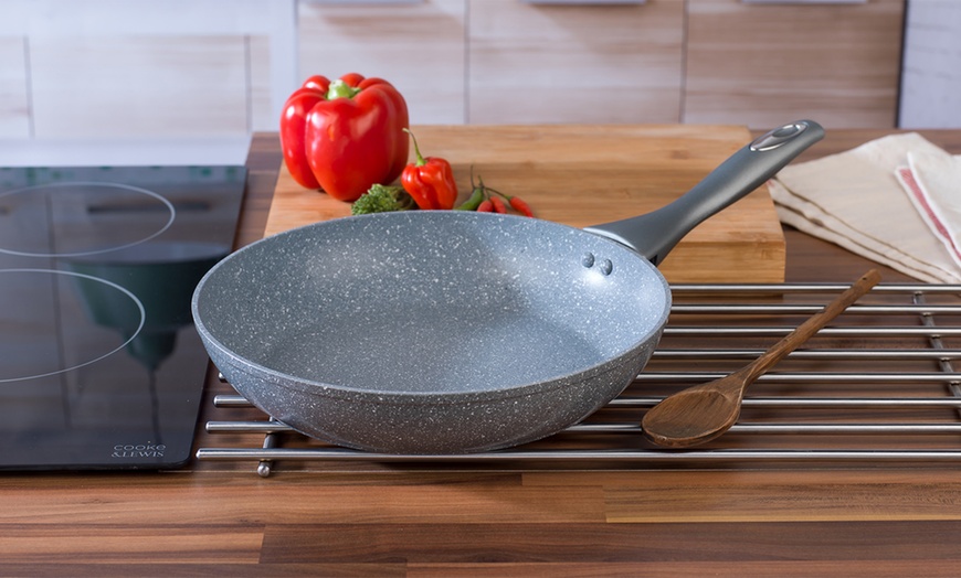 Image 14: Salter Marble Collection Forged Aluminium Non-Stick Frying Pan