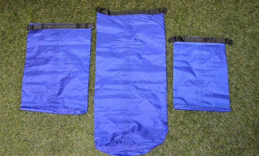 Image 6: Set of Three Dry Sacks