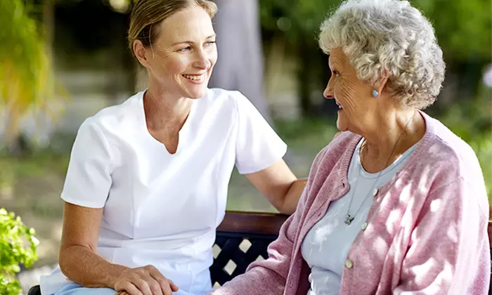 Online-Kurs „Grundlagen der Altenbetreuung“, opt. mit Fernlehrerbetreuung, von Laudius ab 39,99 € (bis zu 91% sparen) - Primary Image