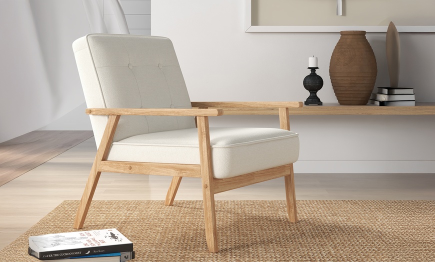 Image 8: Sillón con acolchado suave o de rizo y patas de madera, de Doosense