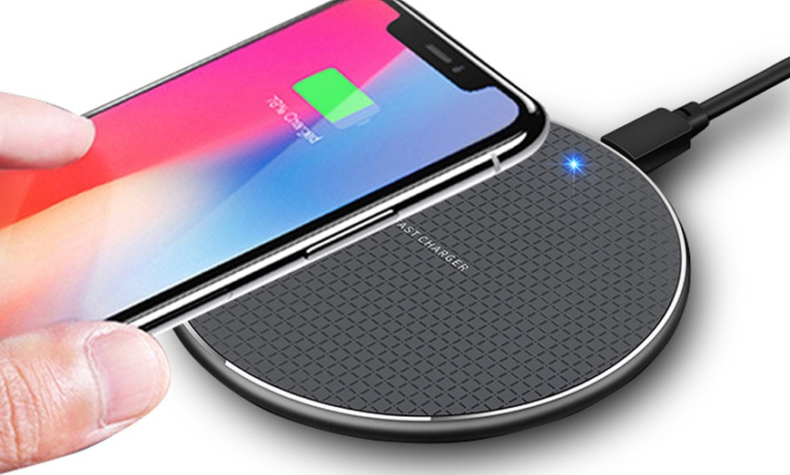 Image 1: One or Two Wireless Charging Pads