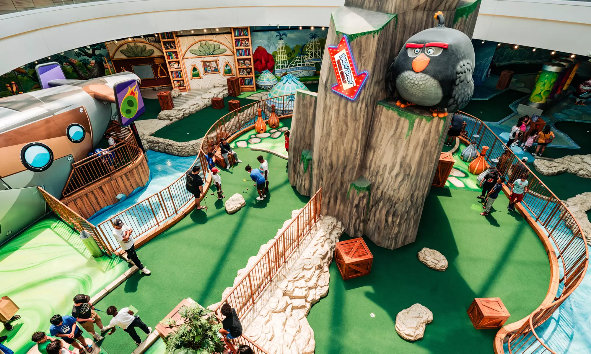 Angry Birds: The Mini Golf Showdown