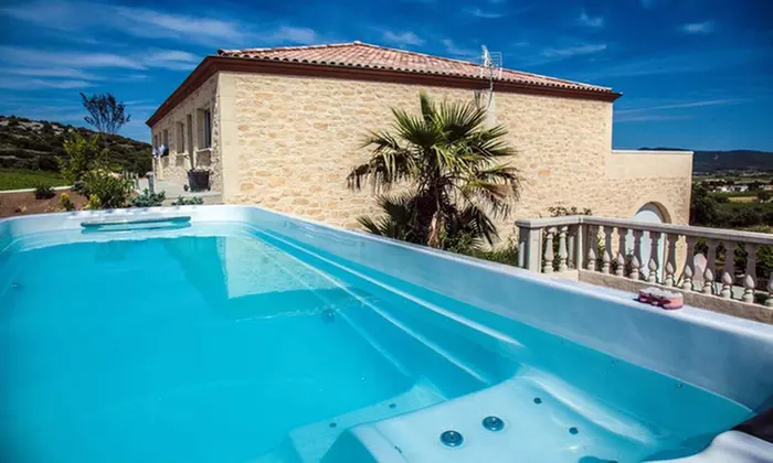 Languedoc : 1 ou 2 nuits avec pdj, option spa, cave, bien-être & tapas