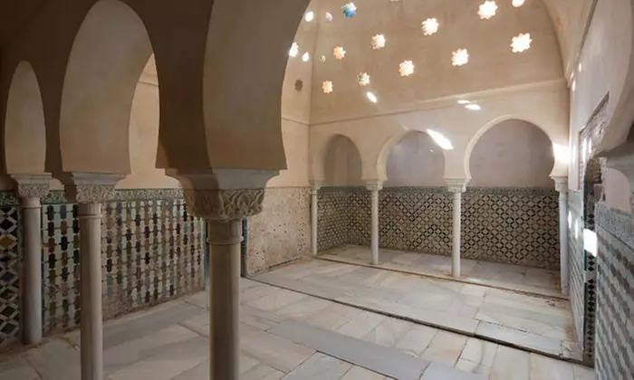 Evoca los sentidos con un circuito de spa para 2 en baños árabes