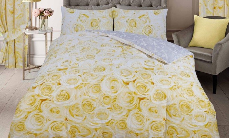 Image 3: Printed Duvet and Pillowcase Set