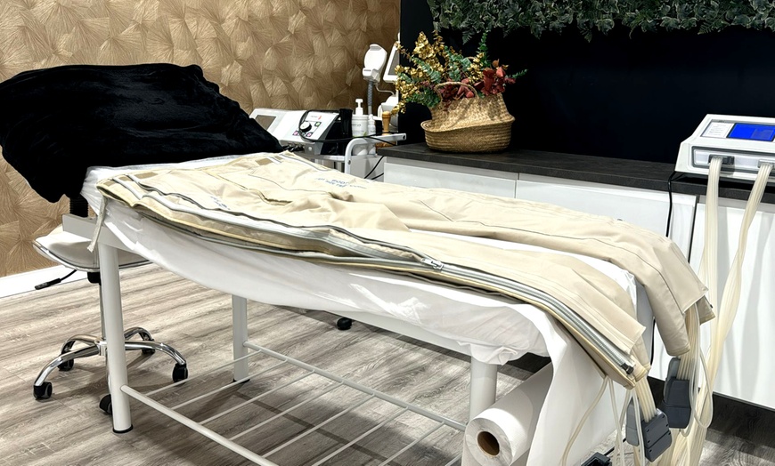 Image 4: Presoterapia y masaje drenante manual en paquetes flexibles