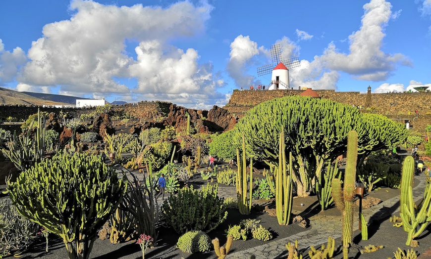 Image 1: ✈ Lanzarote: volo diretto A/R più 7 notti in hotel e pagamento a rate