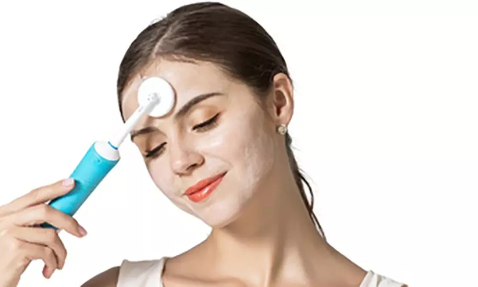 Replacement Oral B Toothbrush and Facial Brush Heads Set (14-Piece) - Second Medium