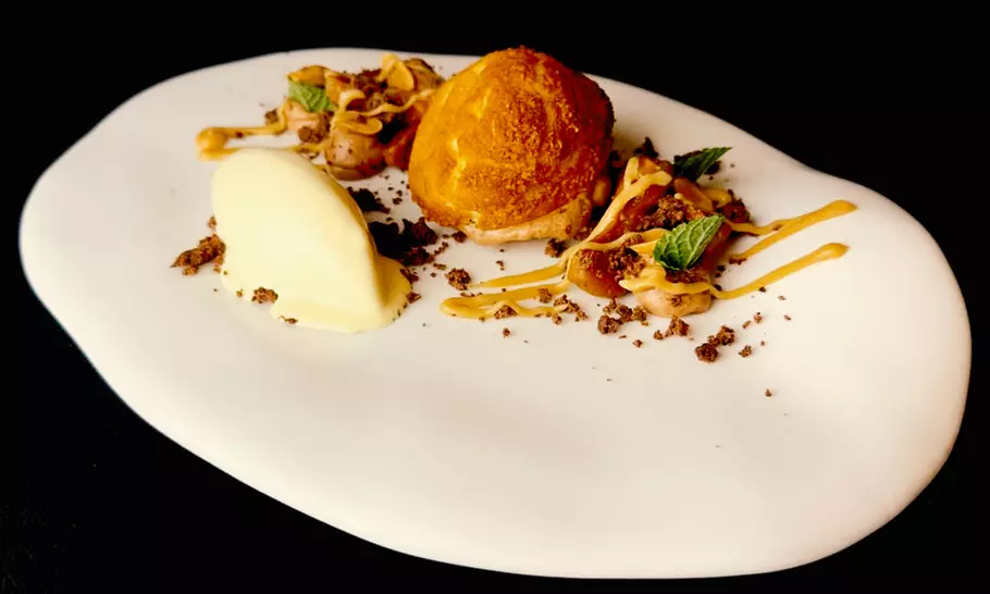 Überraschungs-Menü mit 4 oder 5 Gängen und 1 Flasche Wein für 2 Pers.