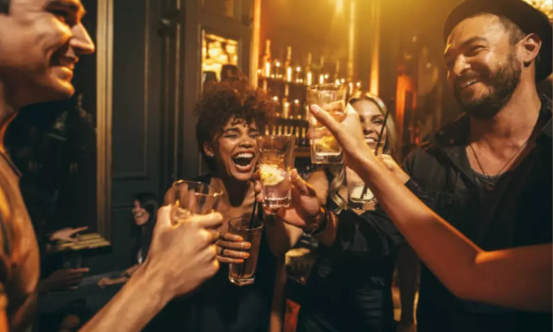 Entrada con 4 cócteles y show de baile en Circus Alcalá