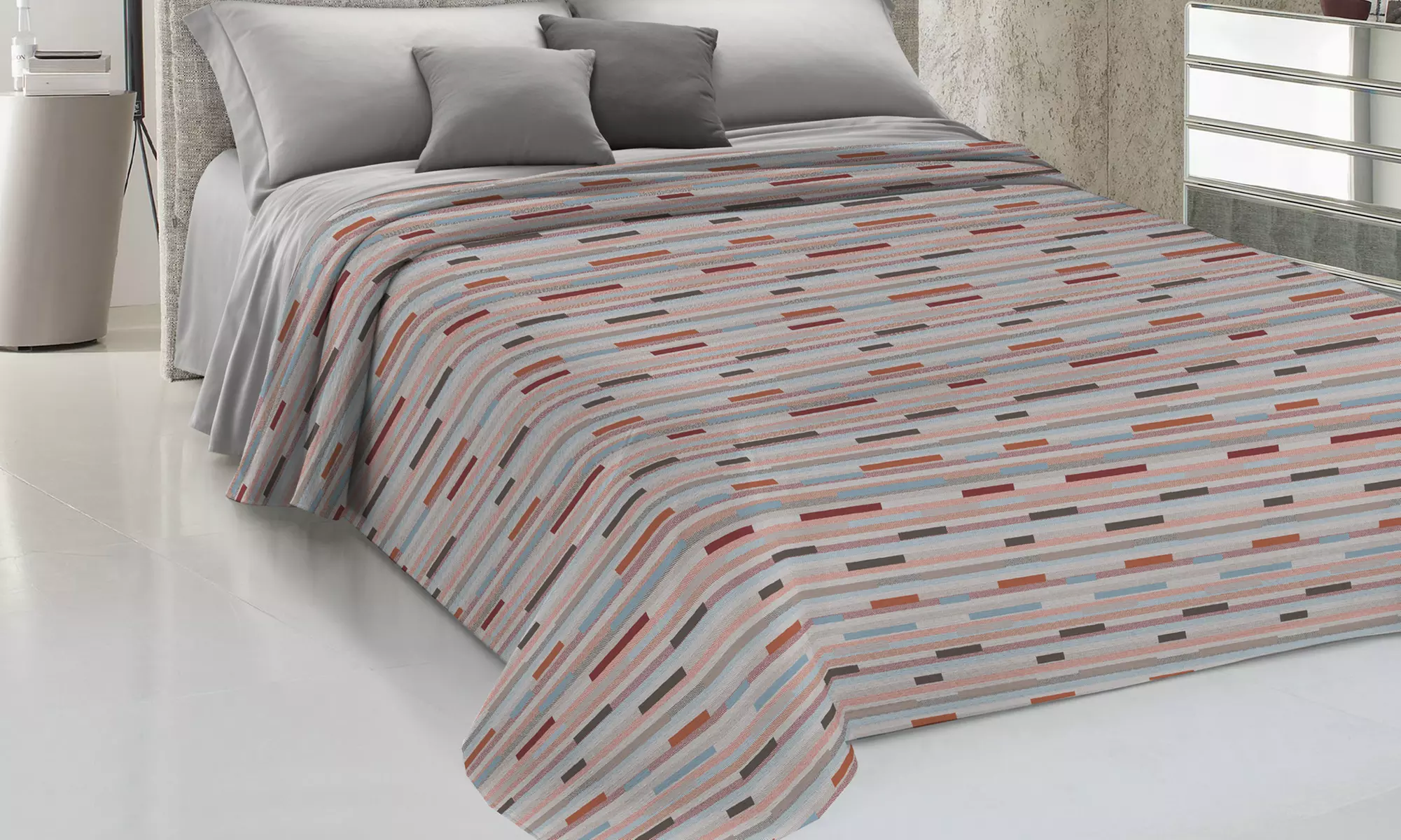 Couvre-lit motifs traits en coton, livraison offerte - Primary Image