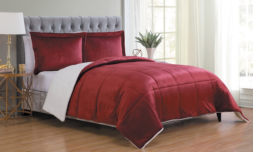 Image 3: Micromink and Sherpa Reversible Comforter Set (2- or 3-Piece)