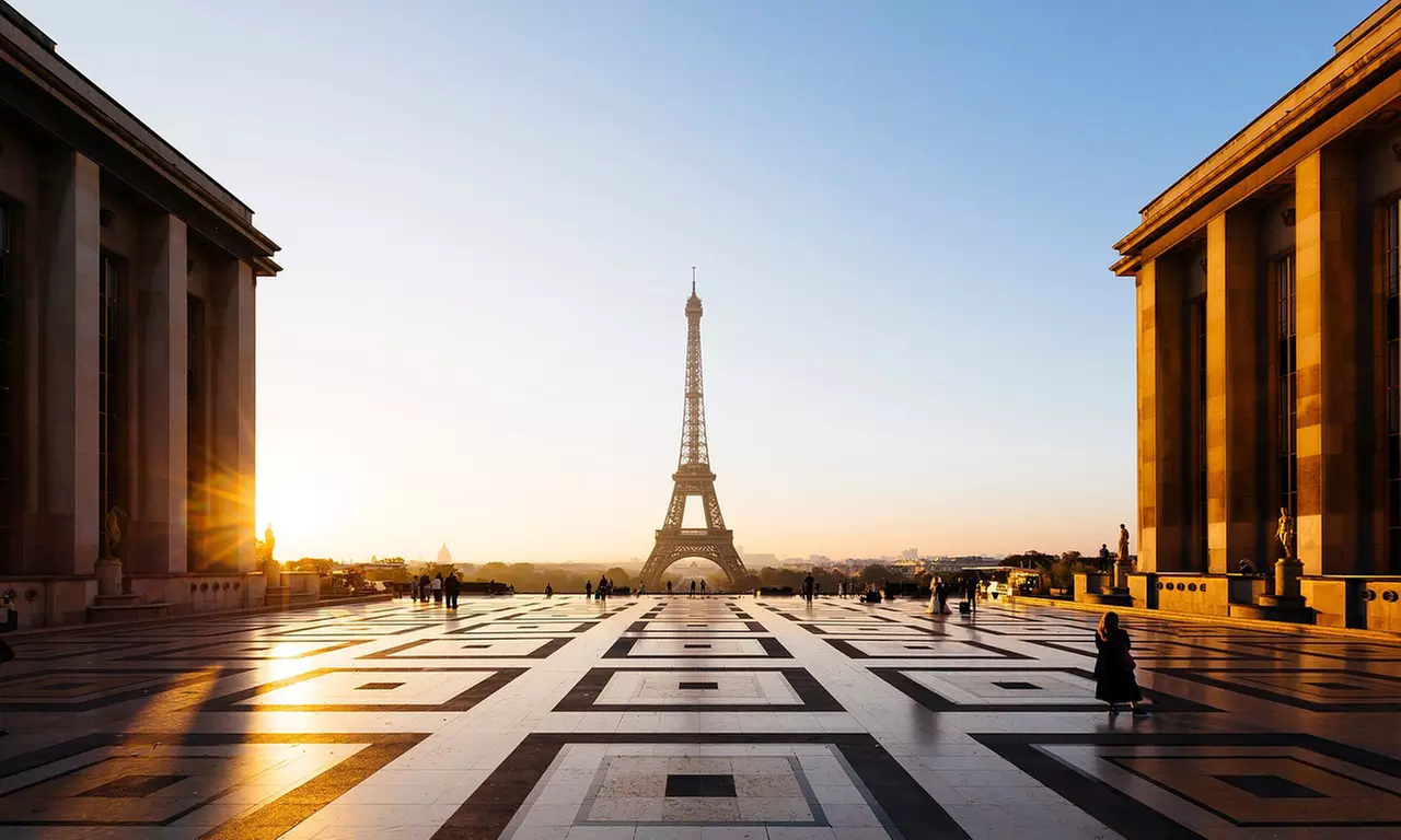 Paris: 1-7 Nächte für Zwei im Superior-Doppelzimmer mit Frühstück im Le Bon Hotel Paris, Neuilly-sur-Seine - Primary Image