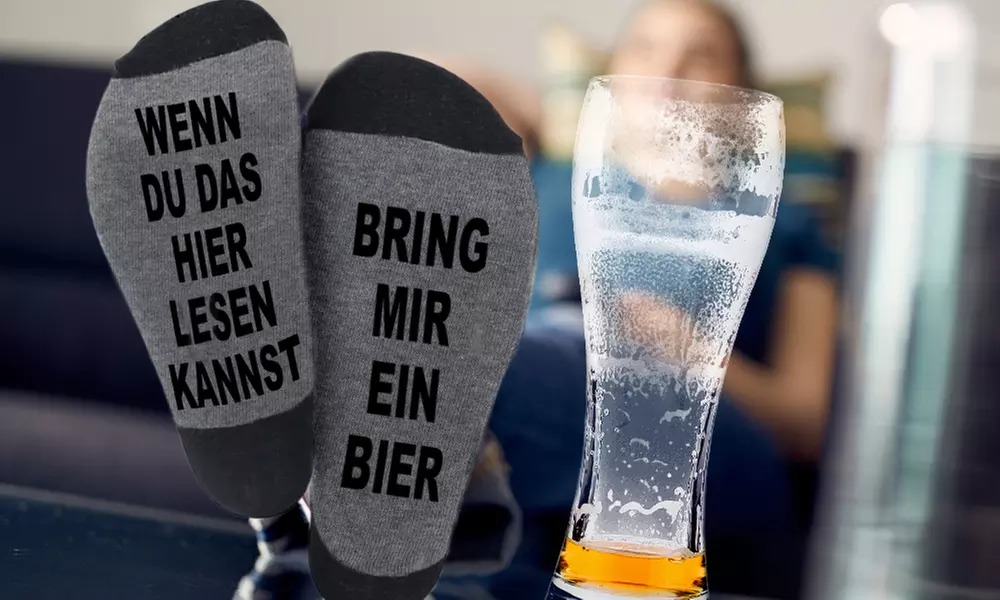 1x, 2x oder 3x warme Socken mit „Wenn du das hier lesen kannst, bring mir ein Bier” Slogan in Einheitsgröße - Primary Image