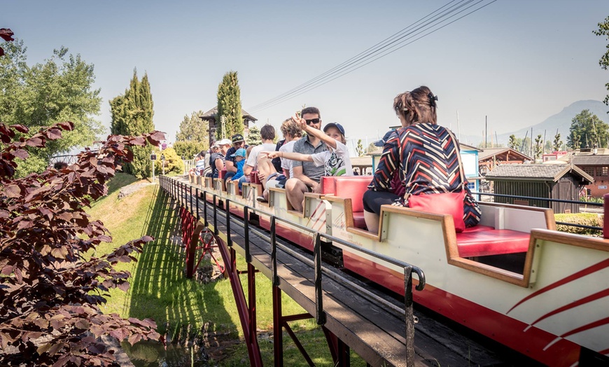 Image 2: 1 entrée pour enfant ou adulte au Swiss Vapeur Parc