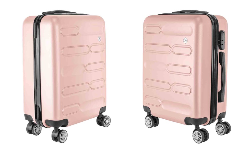 Image 14: Travel-Friendly Suitcase 34L Capacity  