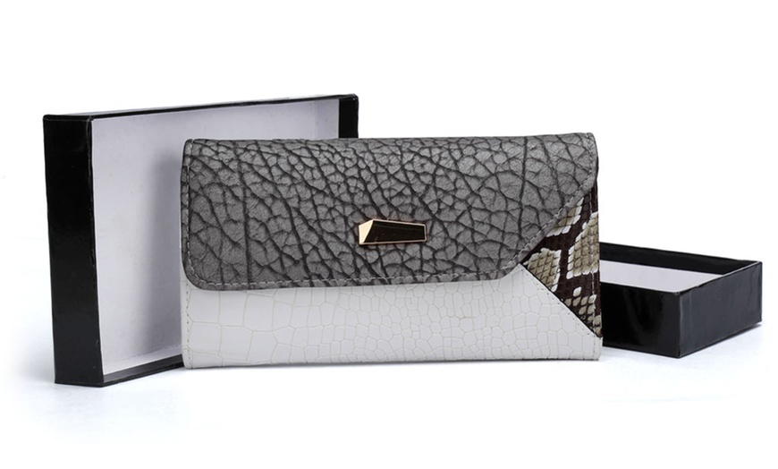 Image 6: Women's Snakeskin Pattern Wallet 