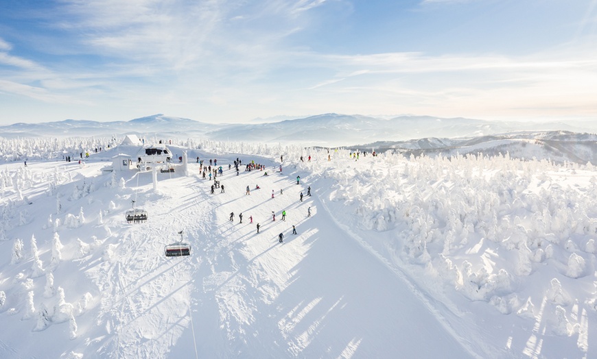 Image 2: ⛷️ Całodniowy skipass dla 1 osoby w Szczyrk Mountain Resort