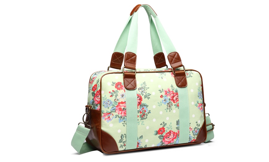 Image 7: Oilcloth Printed Travel Bag