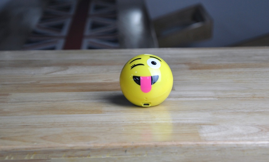 Image 7: Emoji Bluetooth Speaker