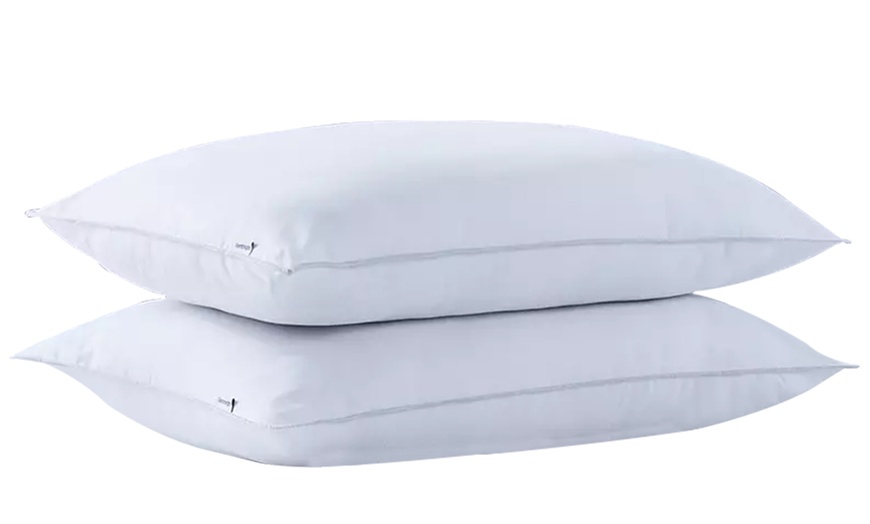 Image 7: Silentnight Bounceback Medium Firm Pillows - 2 Pack
