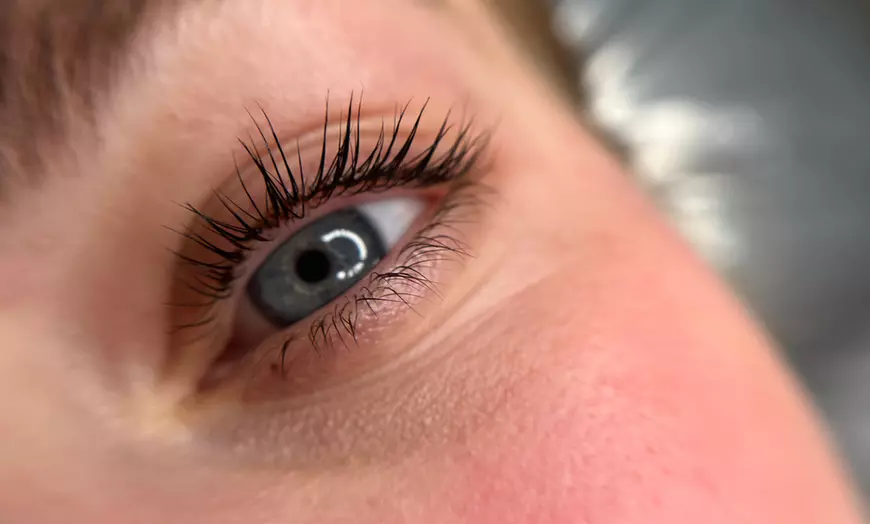 Image 1: Lashlift, Brow Lamination & Wenkbrauwen verven naar keuze