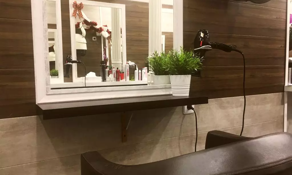 Sesión de peluquería con tratamientos a elegir en Peinarte