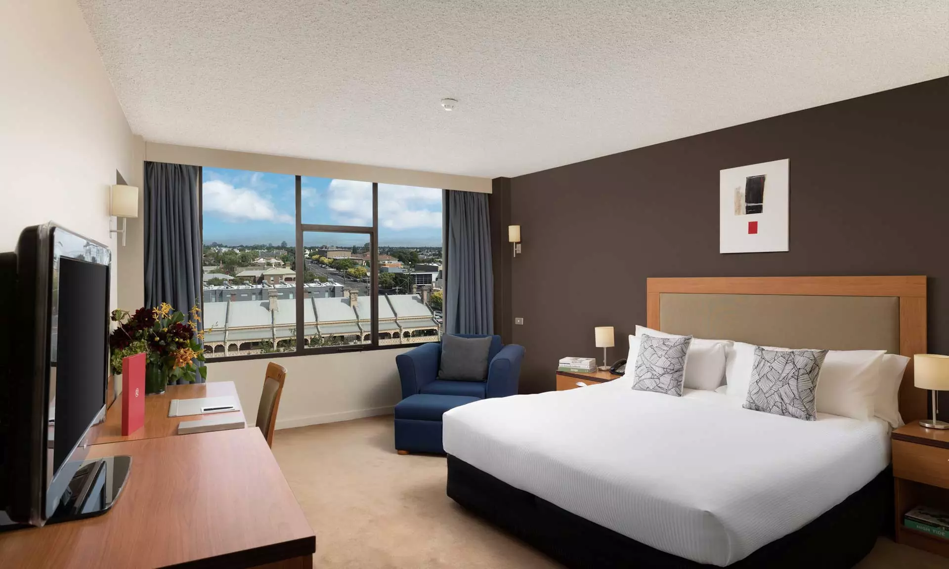 Geelong: Standard Room for 2 or Family Room for 4 at Rydges Geelong