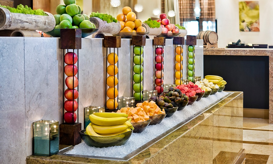 Image 4: 5* Buffet at Fairmont The Palm