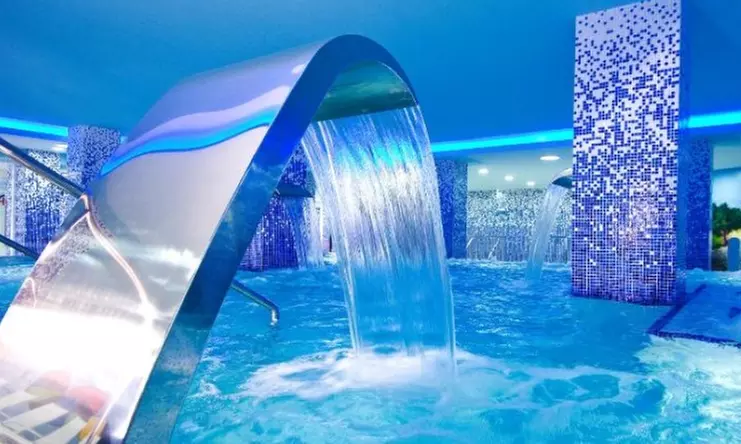 Circuito de spa de 2 horas con opción a masaje, buffet o ambos para 2