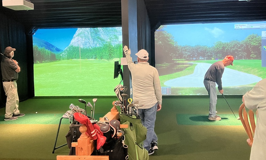 Image 2: High-Definition Golf Simulator Great for Big Groups