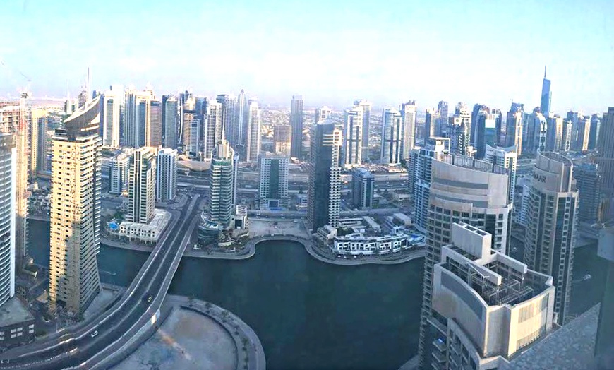 Image 1: Dubai Marina: Apartment Stay with Late Check-Out