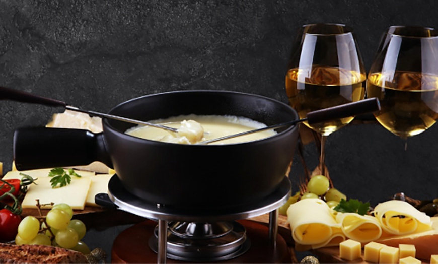 Image 1: Fondue Menü nach Wahl für 2 oder 4 Personen