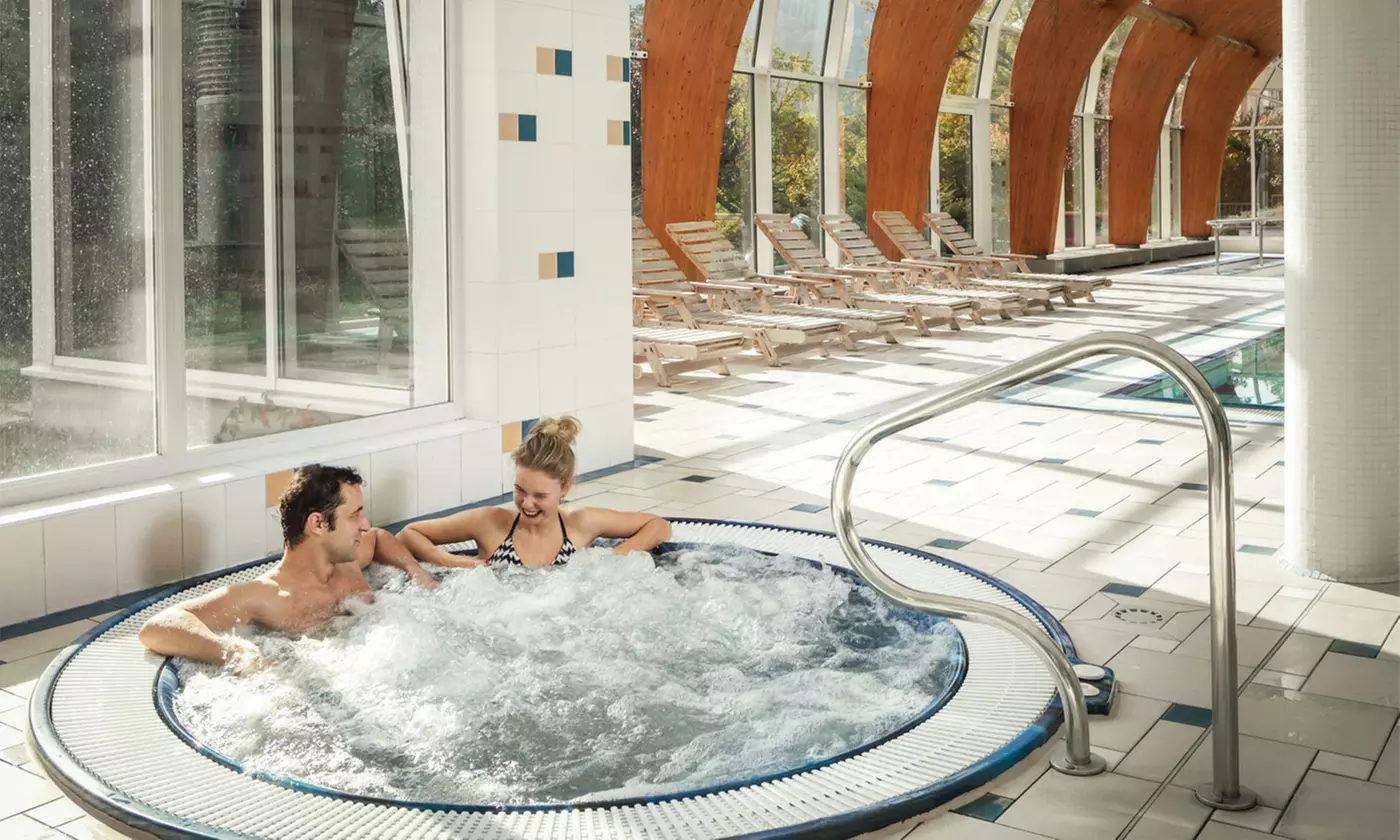 Karlsbad: Doppel- od. Zweibettzimmer mit Halbpension & Treatments