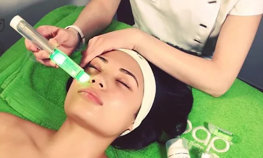 Soins visage avec Le bain aux plantes